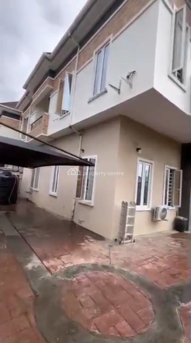 Distress 5 Bedroom Duplex and Bq, Lakeview Face 2 Estate Lagos, Amuwo Odofin, Lagos, Detached Duplex for Sale