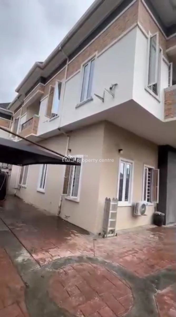 Distress 5 Bedroom Duplex and Bq, Lakeview Face 2 Estate Lagos, Amuwo Odofin, Lagos, Detached Duplex for Sale