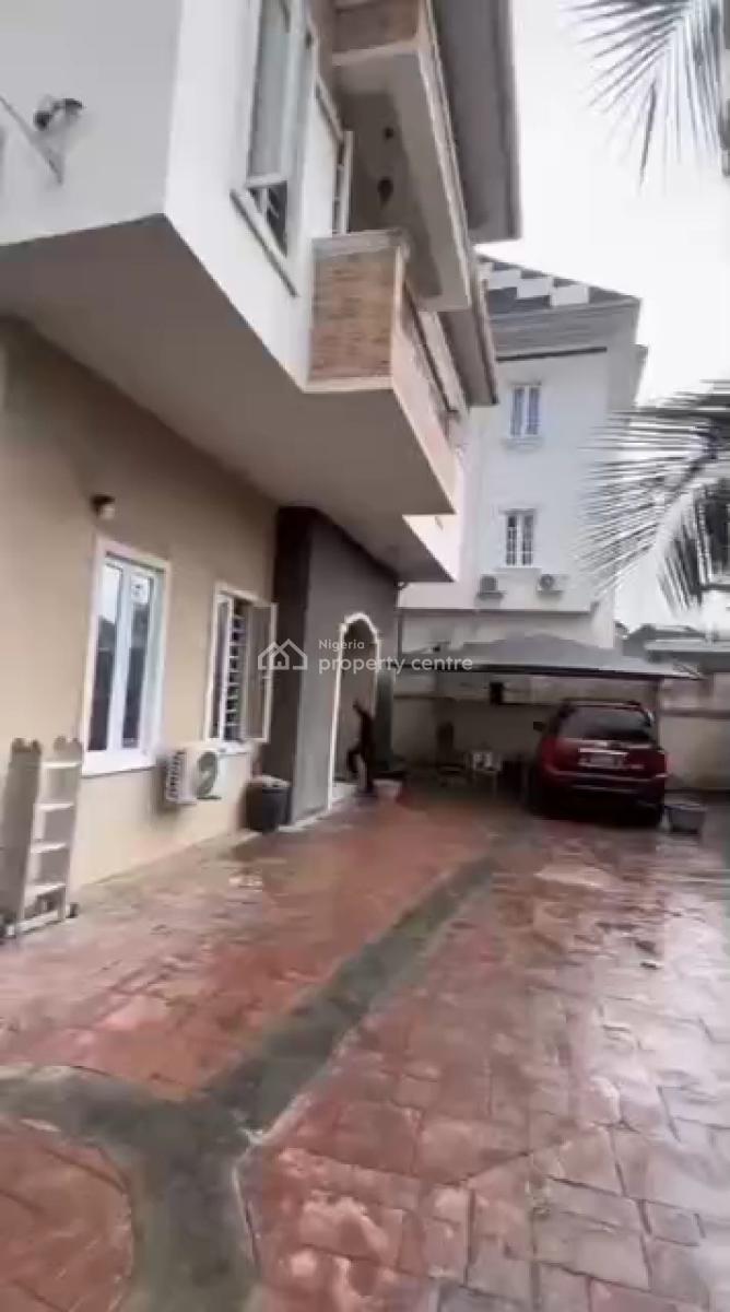 Distress 5 Bedroom Duplex and Bq, Lakeview Face 2 Estate Lagos, Amuwo Odofin, Lagos, Detached Duplex for Sale