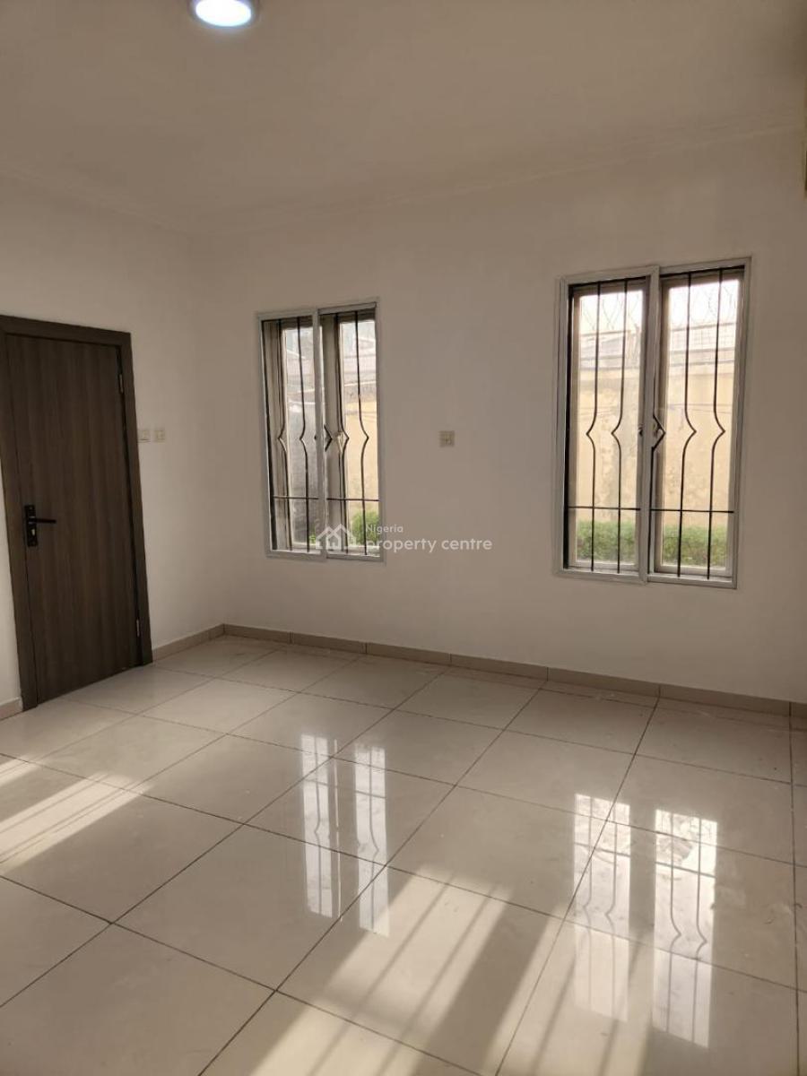 Serviced 3 Bedroom Flat Ensuite with Bq, Pool, Gym, Off Admiralty Way, Lekki Phase 1, Lekki, Lagos, Flat / Apartment for Rent