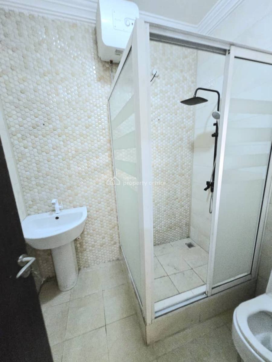 Spacious Self-serviced 2-bedroom Apartment, Lekki Phase 1, Lekki, Lagos, Flat / Apartment for Rent