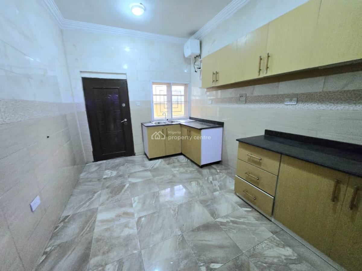 Spacious Self-serviced 2-bedroom Apartment, Lekki Phase 1, Lekki, Lagos, Flat / Apartment for Rent