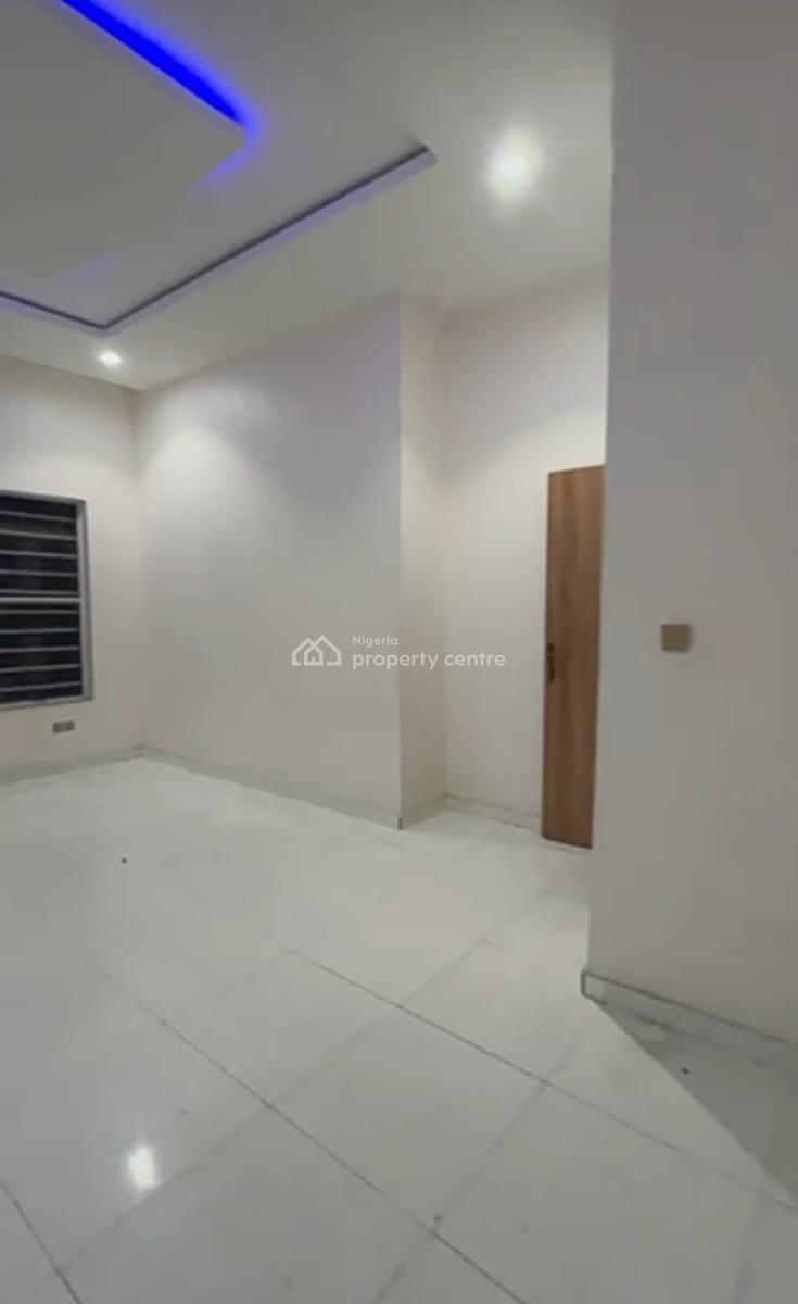 Massive Masters Bedroom (sharing Fully Fitted Kitchen), Maple Electric Homes, Orchid Road, Lekki, Lagos, Self Contain (single Rooms) for Rent