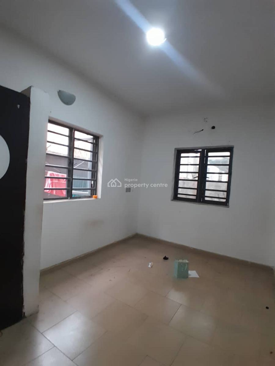 Lovely Built 3 Bedroom Apartment, Gra Phase 2, Magodo, Lagos, Flat / Apartment for Rent