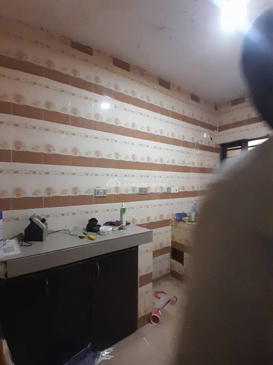 Lovely Built 3 Bedroom Apartment, Gra Phase 2, Magodo, Lagos, Flat / Apartment for Rent