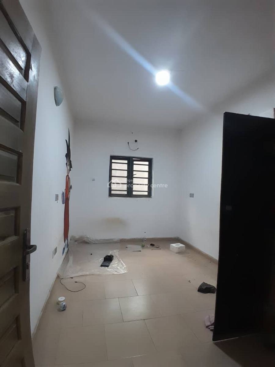 Lovely Built 3 Bedroom Apartment, Gra Phase 2, Magodo, Lagos, Flat / Apartment for Rent