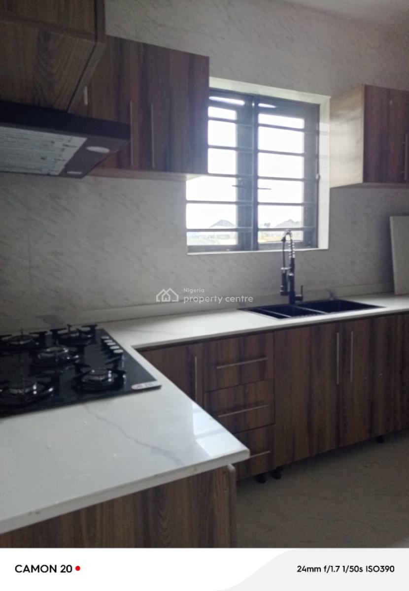 a Luxury 3bedroom in a Secure Estate, Seaside Estate Badore Ajah, Badore, Ajah, Lagos, Flat / Apartment for Rent