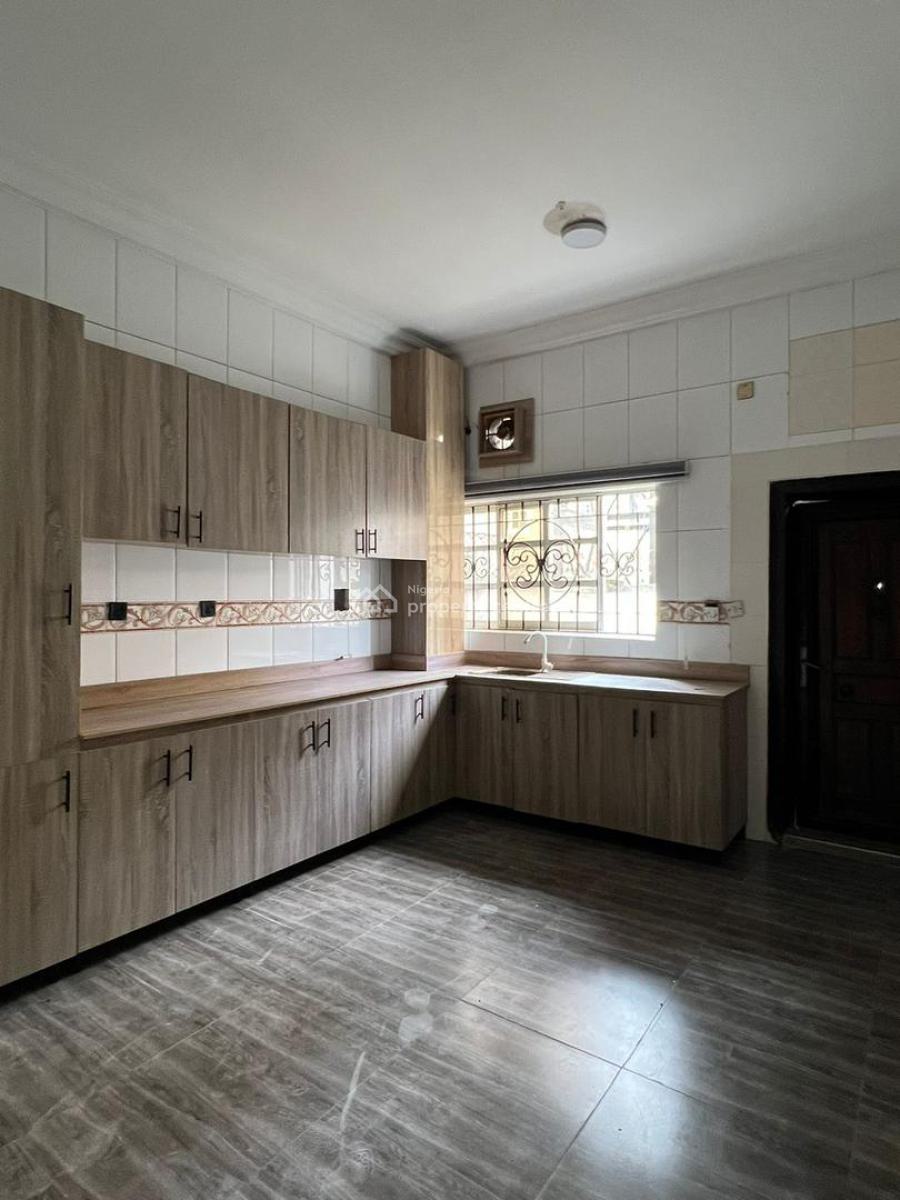 4bedroom Semi Detached with a Bq, Lekki Phase 1, Lekki, Lagos, Semi-detached Duplex for Rent
