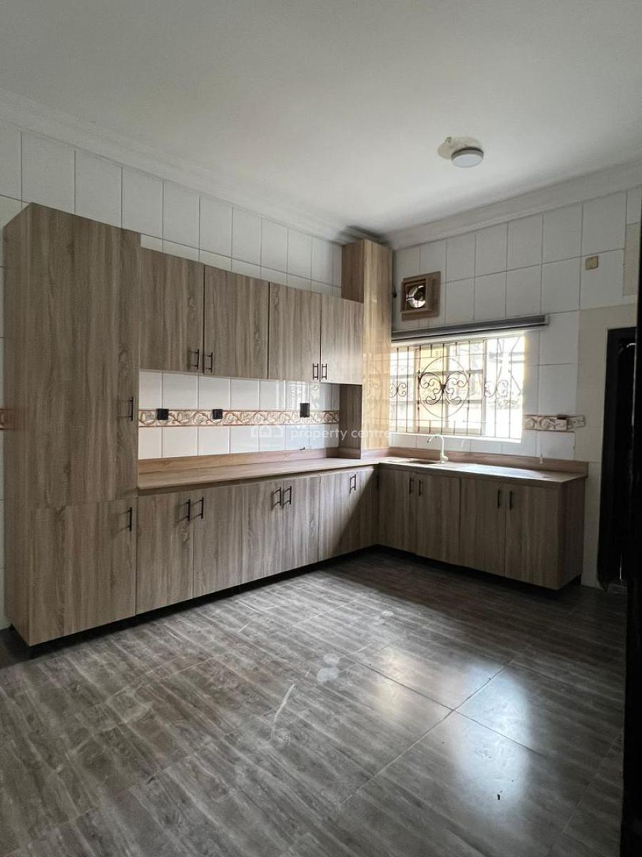 4bedroom Semi Detached with a Bq, Lekki Phase 1, Lekki, Lagos, Semi-detached Duplex for Rent