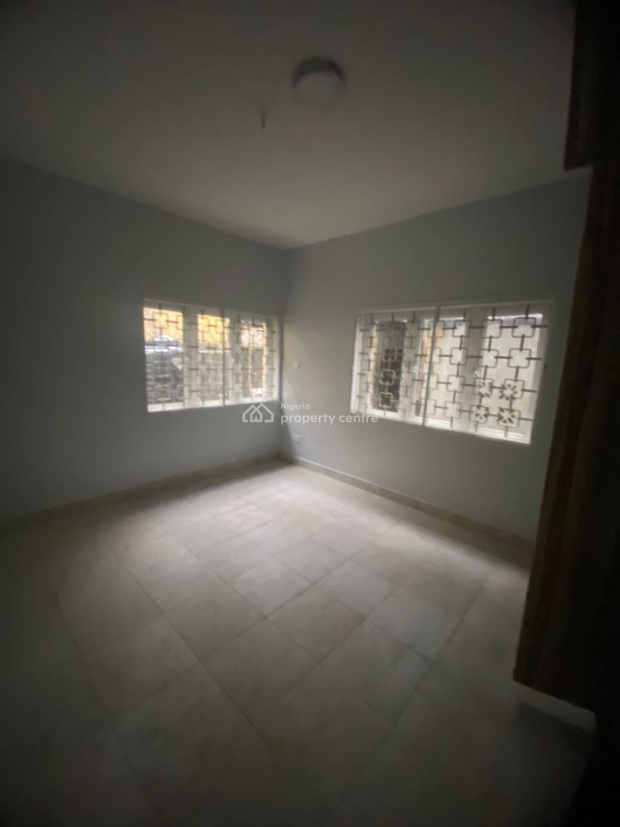 Decent 3bedroom Flat Off Bode Thomas, Surulere, Bode Thomas, Surulere, Lagos, Flat / Apartment for Rent