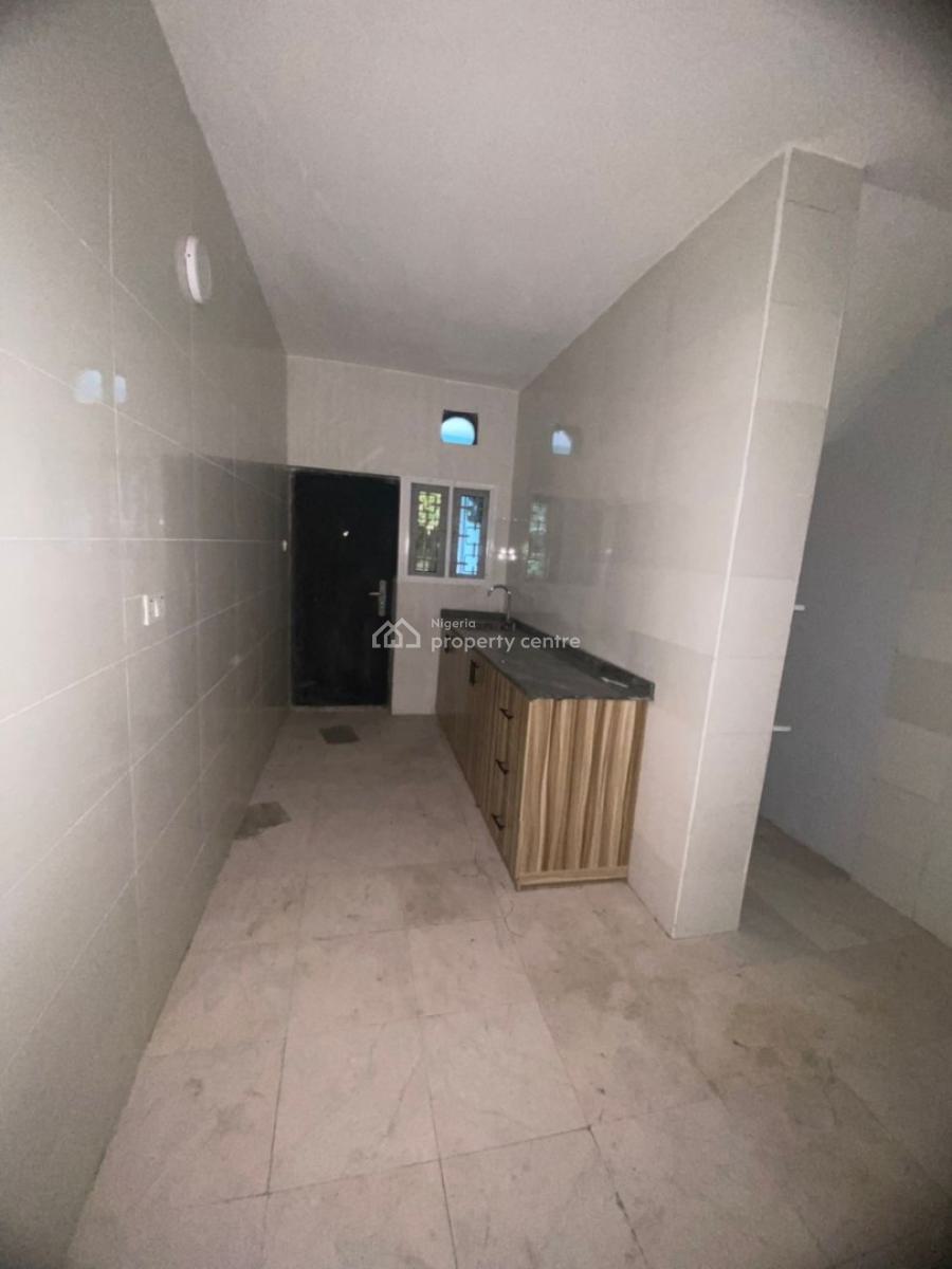 Decent 3bedroom Flat Off Bode Thomas, Surulere, Bode Thomas, Surulere, Lagos, Flat / Apartment for Rent