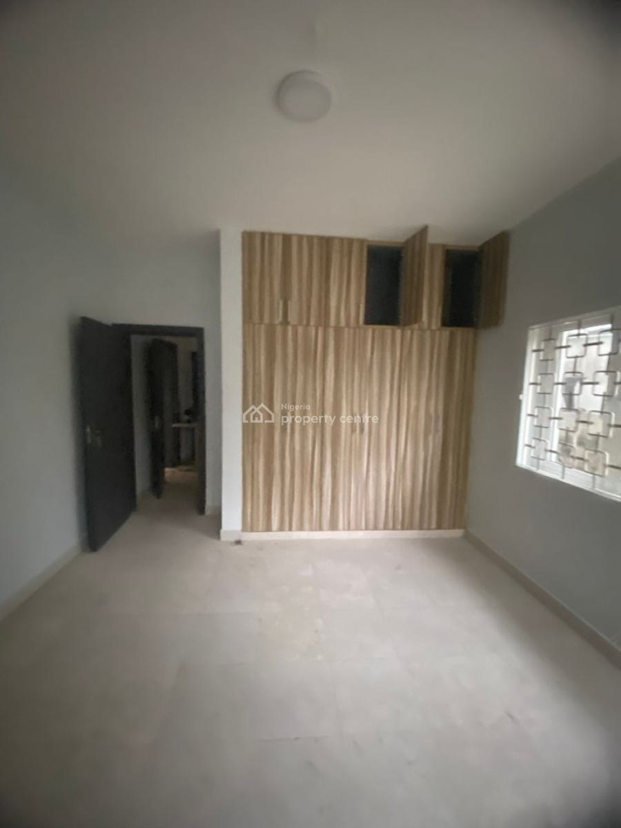 Decent 3bedroom Flat Off Bode Thomas, Surulere, Bode Thomas, Surulere, Lagos, Flat / Apartment for Rent