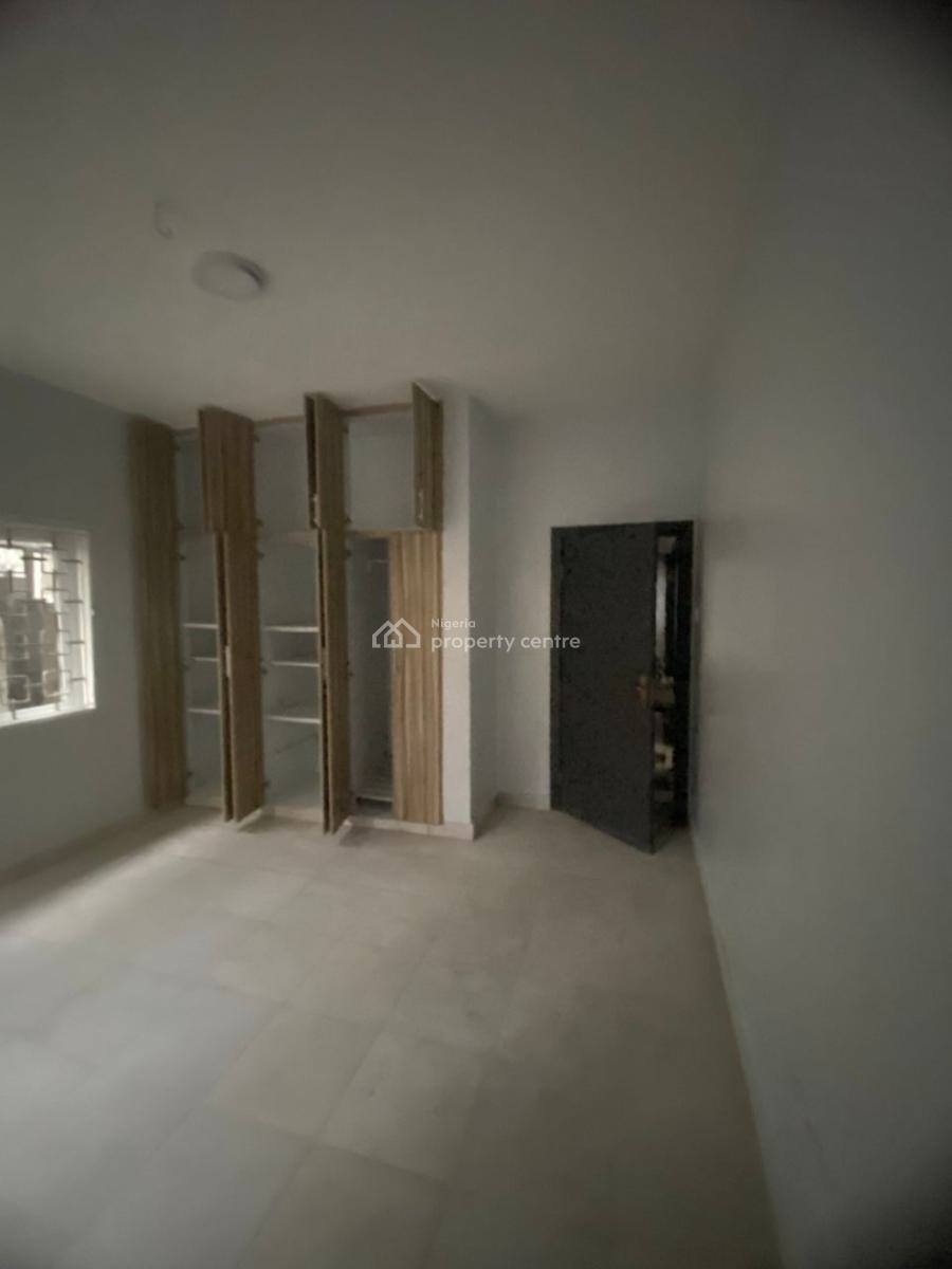 Decent 3bedroom Flat Off Bode Thomas, Surulere, Bode Thomas, Surulere, Lagos, Flat / Apartment for Rent