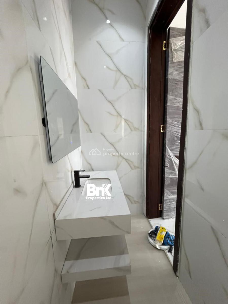 Modern 3-bedroom Apartment with Bq, Lekki Phase 1, Lekki, Lagos, Flat / Apartment for Rent
