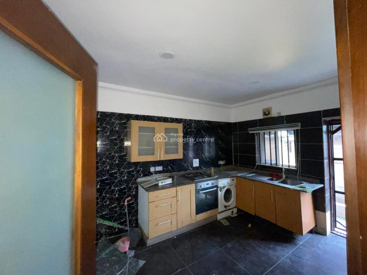 a 4 Bedroom Terraced Duplex, Osapa, Lekki, Lagos, Terraced Duplex for Sale