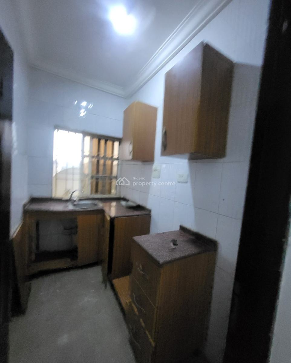 Luxurious, Massive 1 Bedroom Flat, By American International School, Durumi, Abuja, Flat / Apartment for Rent