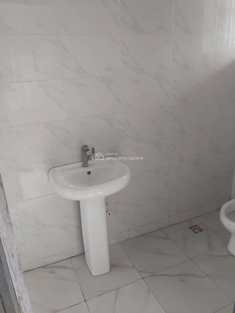 Clean and Spacious 2 Bedroom Apartment All En-suite ( Interlock Rd), Badore, Ajah, Lagos, Flat / Apartment for Rent