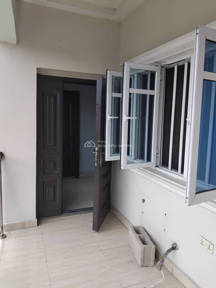 Clean and Spacious 2 Bedroom Apartment All En-suite ( Interlock Rd), Badore, Ajah, Lagos, Flat / Apartment for Rent