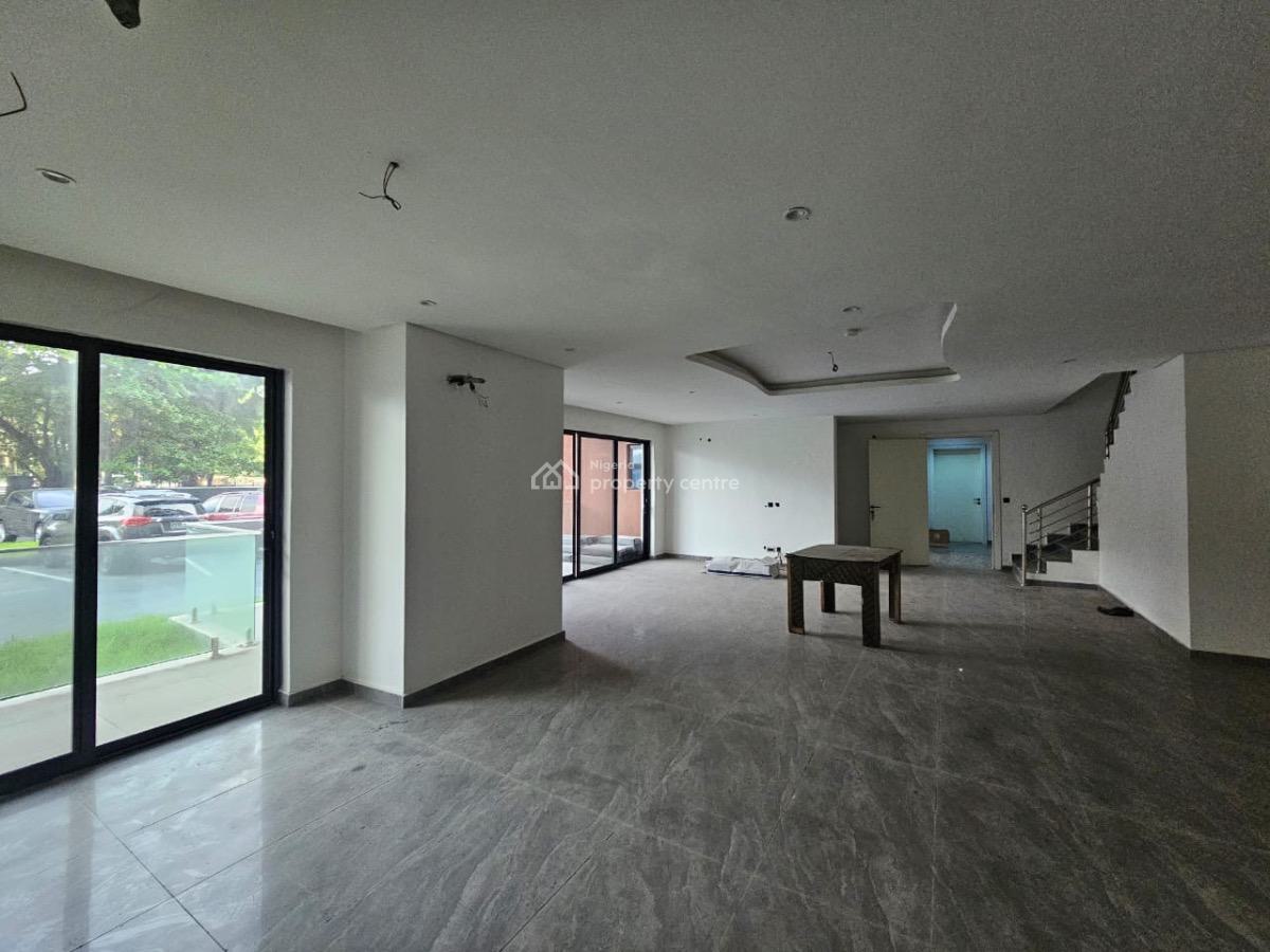 4 Bedroom Maisonette with 2 Rooms Bq, Elevator, Gym and Swimming Pool, Old Ikoyi, Ikoyi, Lagos, Flat / Apartment for Sale