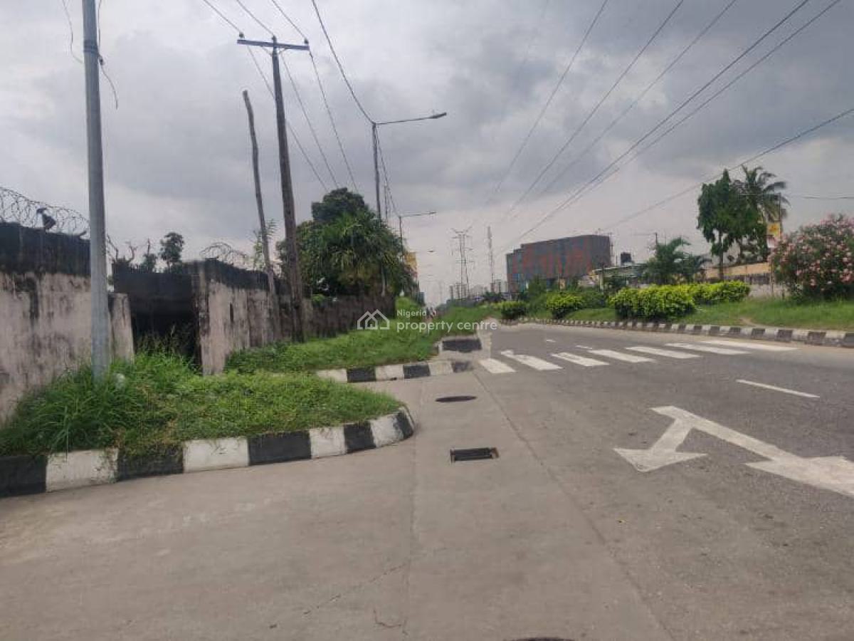 Large Expans of Land Available in a Good Location, Surulere, Eric Moore, Surulere, Lagos, Commercial Land for Sale