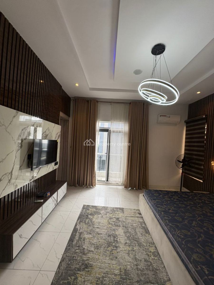 Spacious Master Bedroom, Lekki, Lagos, Flat / Apartment for Rent