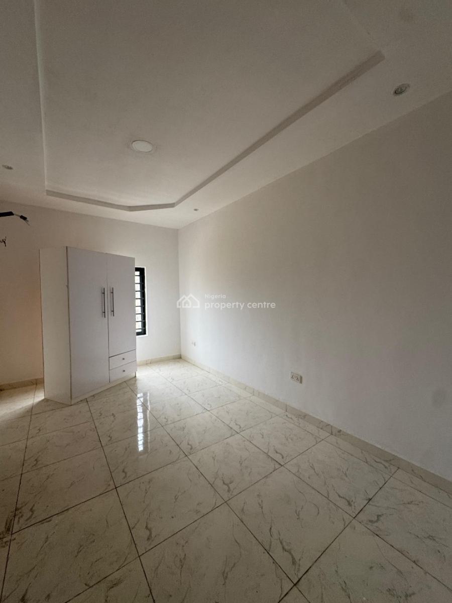 Spacious  3 Bedroom Apartments in a Well Secured Investment Corridor, Lekki Phase 1, Lekki, Lagos, Flat / Apartment for Sale