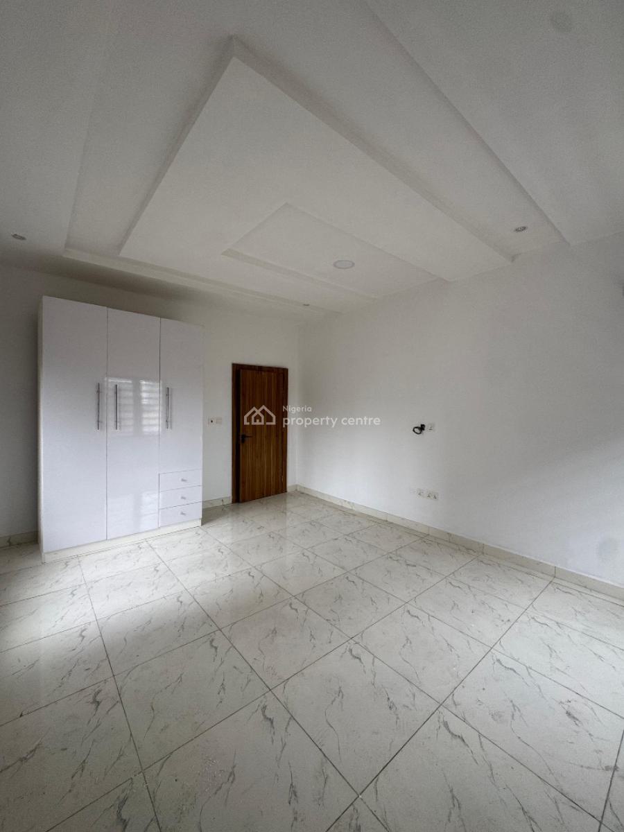 Spacious  3 Bedroom Apartments in a Well Secured Investment Corridor, Lekki Phase 1, Lekki, Lagos, Flat / Apartment for Sale