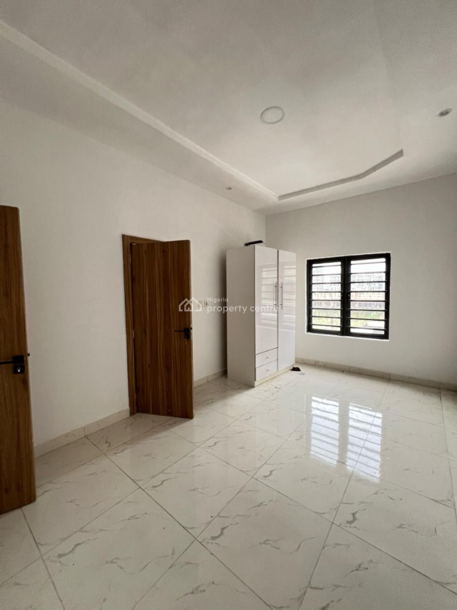 Contemporary 2 Bedroom Apartment Suitable for Investment, Lekki Phase 1, Lekki, Lagos, Flat / Apartment for Sale