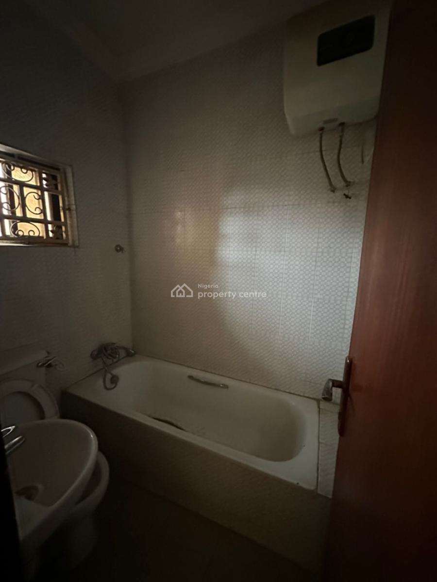 Beautiful 3 Bedroom Spacious Apartment,bq ,strictly for Office Use, Serene Neighborhood, Wuse 2, Abuja, Flat / Apartment for Rent