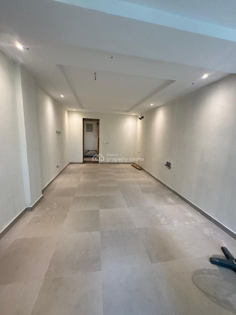 The Most Sought After Well Built 2 Bedroom Apartment with Pool & Gym, Great Deal for Investment and Personal Residenc Purposes. Don’t Miss, Lekki Phase 1, Lekki, Lagos, Flat / Apartment for Sale