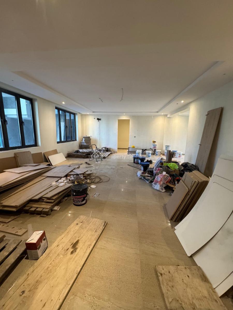 The Most Sought After Well Built 2 Bedroom Apartment with Pool & Gym, Great Deal for Investment and Personal Residenc Purposes. Don’t Miss, Lekki Phase 1, Lekki, Lagos, Flat / Apartment for Sale