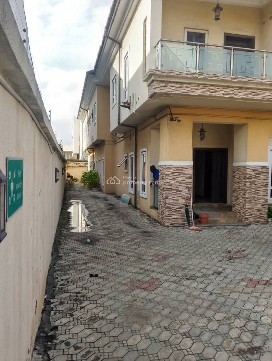 Spacious Self Serviced 5 Bedroom Detached House + 2 Rooms Bq, Lekki Phase 1, Lekki, Lagos, Detached Duplex for Rent