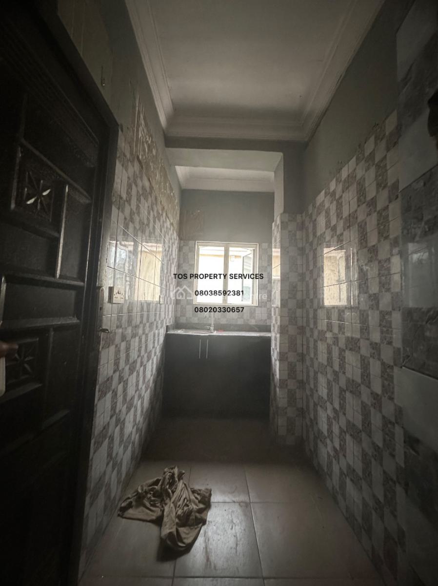 2 Bedroom All Rooms Ensuite Flat, Sabo-alagomeji, Alagomeji, Yaba, Lagos, Flat / Apartment for Rent