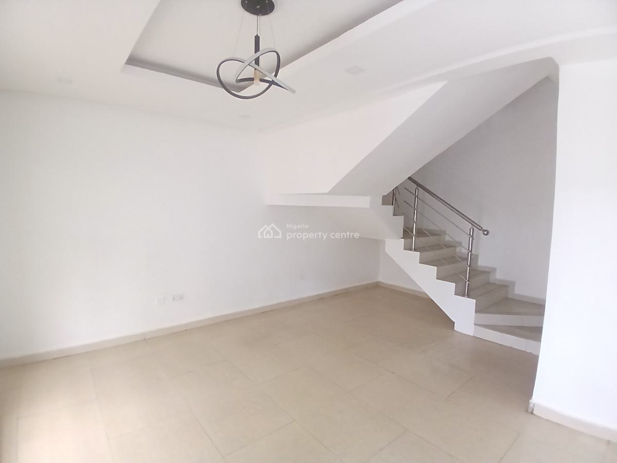 Neatly Maintained 5 Bedroom Semi-detached House, Lekki Phase 1, Lekki, Lagos, Semi-detached Duplex for Rent
