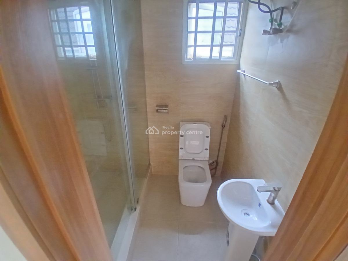 Neatly Maintained 5 Bedroom Semi-detached House, Lekki Phase 1, Lekki, Lagos, Semi-detached Duplex for Rent