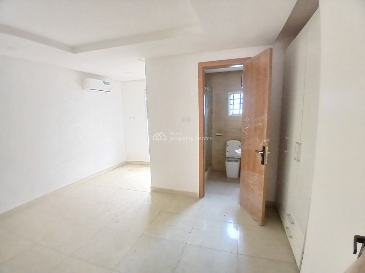 Neatly Maintained 5 Bedroom Semi-detached House, Lekki Phase 1, Lekki, Lagos, Semi-detached Duplex for Rent