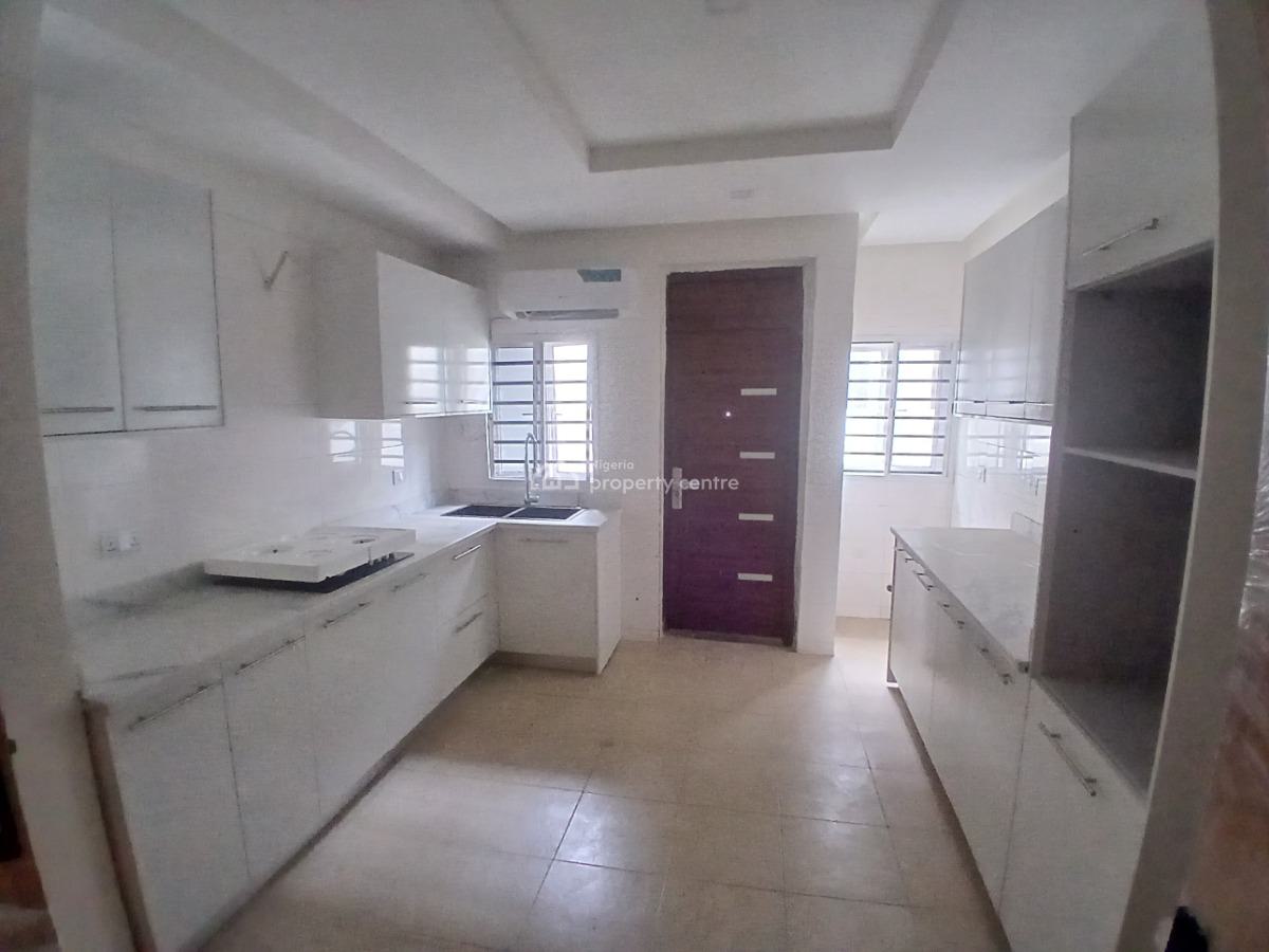 Neatly Maintained 5 Bedroom Semi-detached House, Lekki Phase 1, Lekki, Lagos, Semi-detached Duplex for Rent
