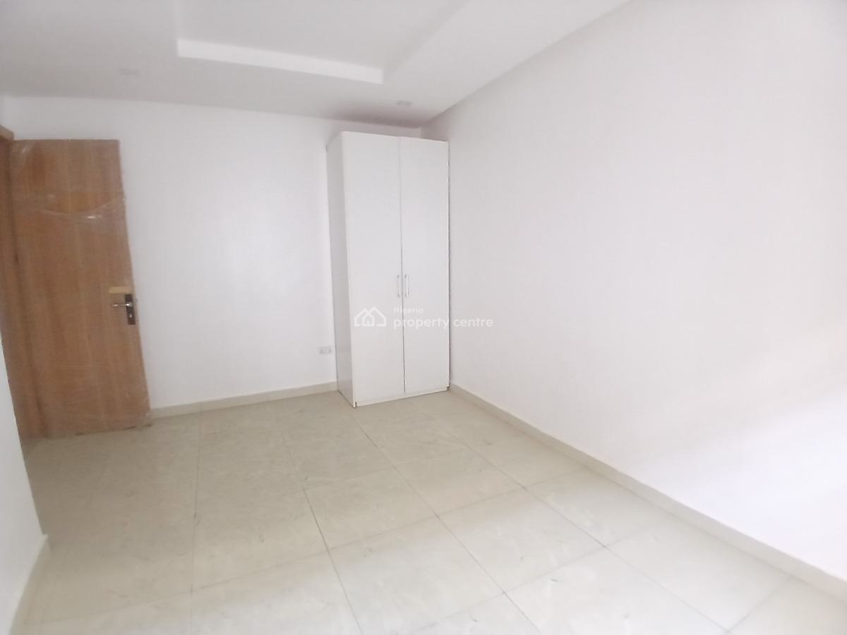 Neatly Maintained 5 Bedroom Semi-detached House, Lekki Phase 1, Lekki, Lagos, Semi-detached Duplex for Rent