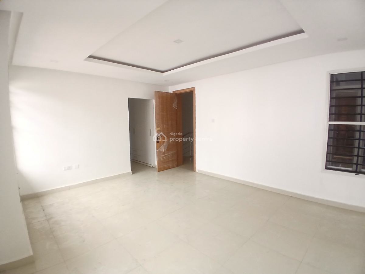 Neatly Maintained 5 Bedroom Semi-detached House, Lekki Phase 1, Lekki, Lagos, Semi-detached Duplex for Rent