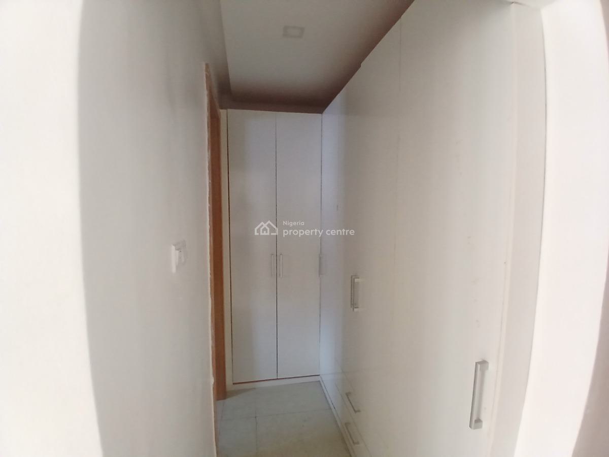 Neatly Maintained 5 Bedroom Semi-detached House, Lekki Phase 1, Lekki, Lagos, Semi-detached Duplex for Rent