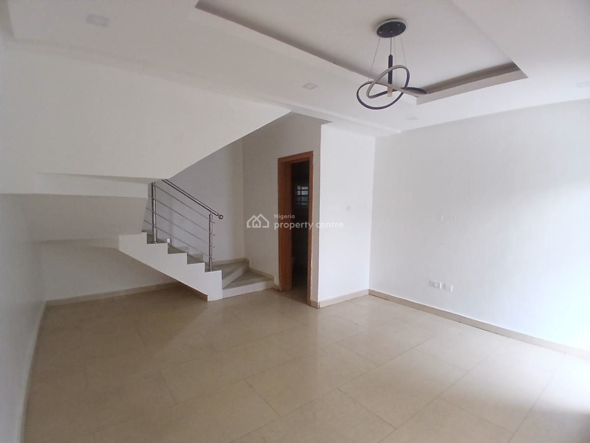 Neatly Maintained 5 Bedroom Semi-detached House, Lekki Phase 1, Lekki, Lagos, Semi-detached Duplex for Rent