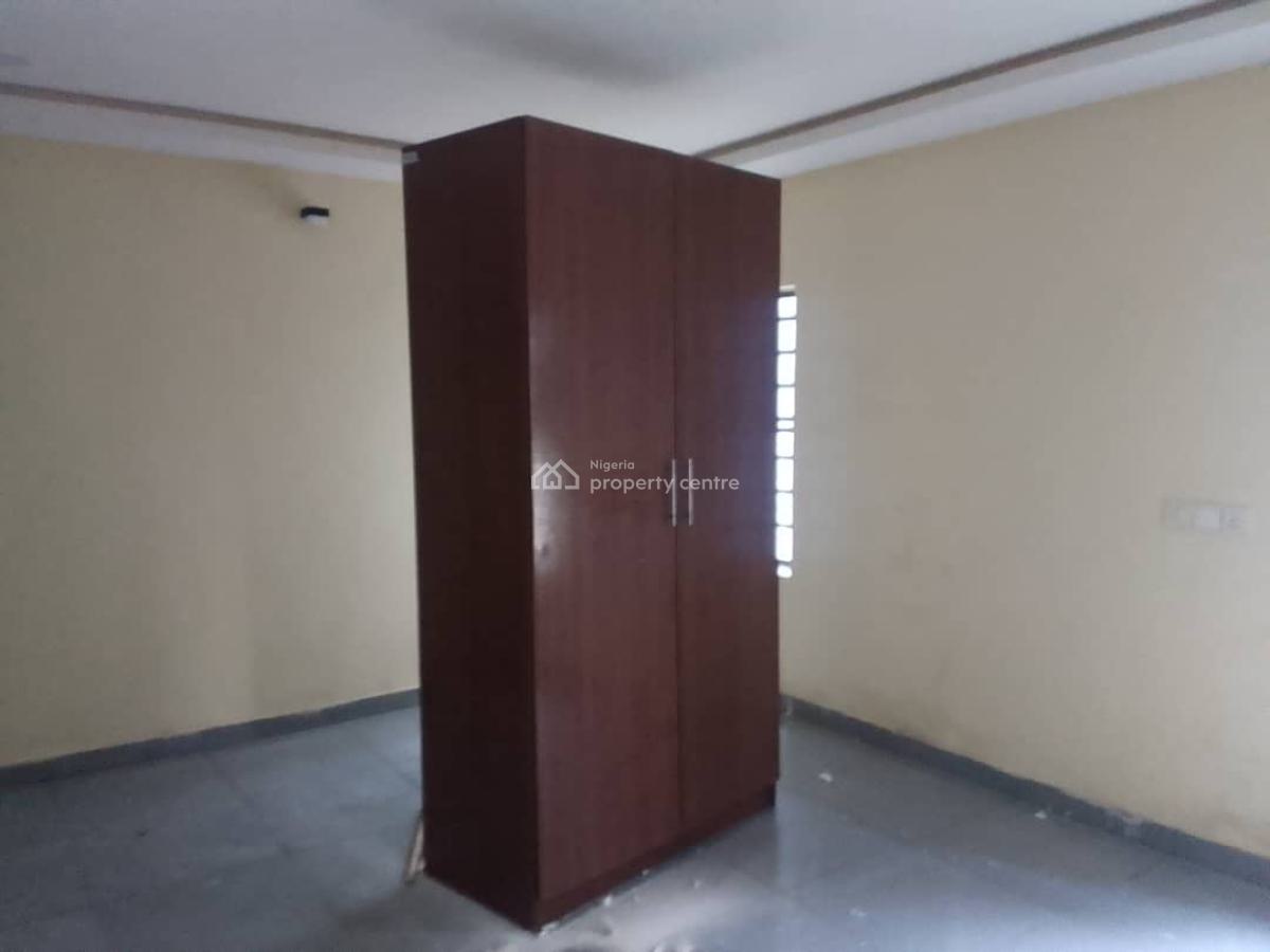 This Is a Spacious 3 Bedroom Apartment, Orchid Road, Lekki, Lagos, Flat / Apartment for Rent