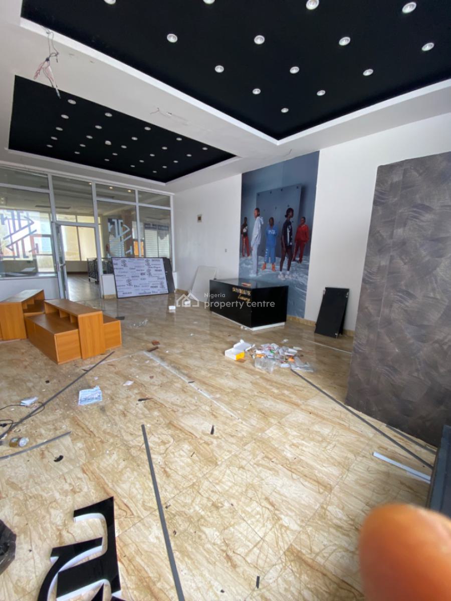 Shop Space Upstairs Facing Road at Lekki Phase 1, Off Admiralty Way Lekki Phase 1, Lekki Phase 1, Lekki, Lagos, Shop for Rent