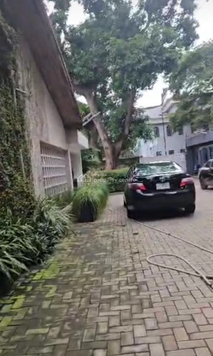 4 Bedroom Luxury Bungalow on 2,000 Square Meter, Ikeja Gra, Ikeja, Lagos, Detached Bungalow for Sale