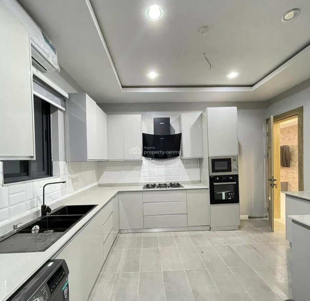 Fully Furnished 4 Bedroom Maisonette, Lekki Phase 1, Lekki Phase 1, Lekki, Lagos, Flat / Apartment for Rent