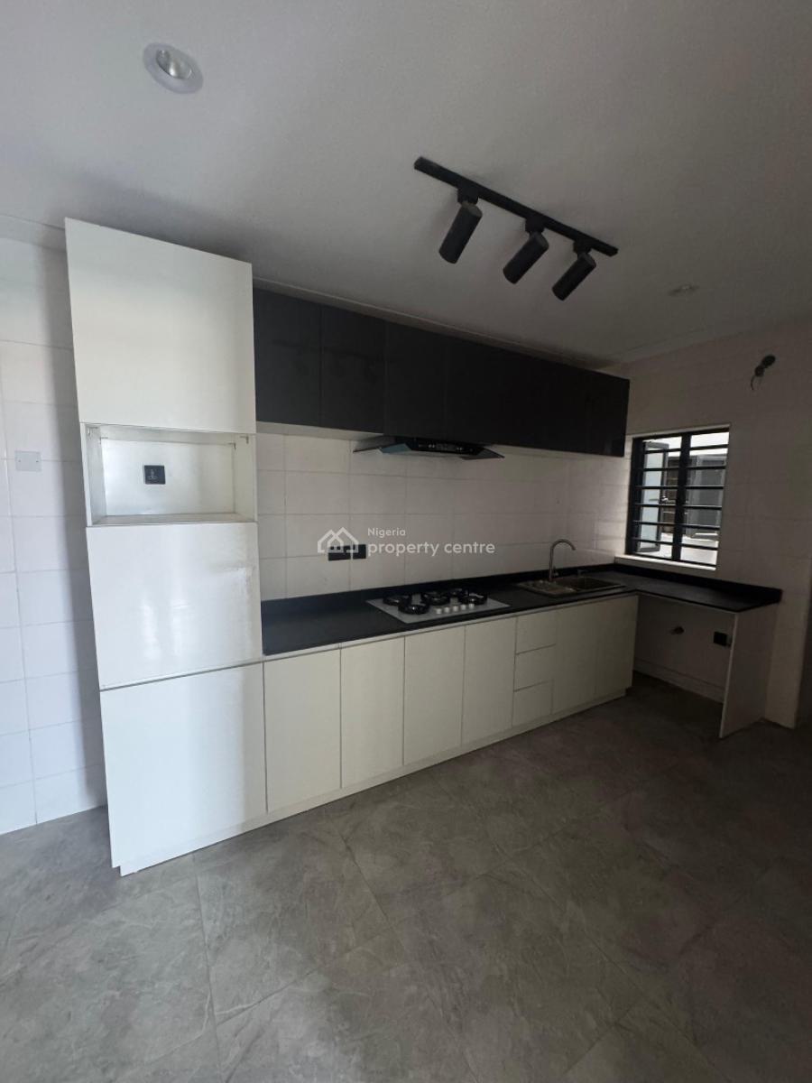 Stunning 2 Bedroom Apartment, Ologolo, Lekki, Lagos, Flat / Apartment for Sale