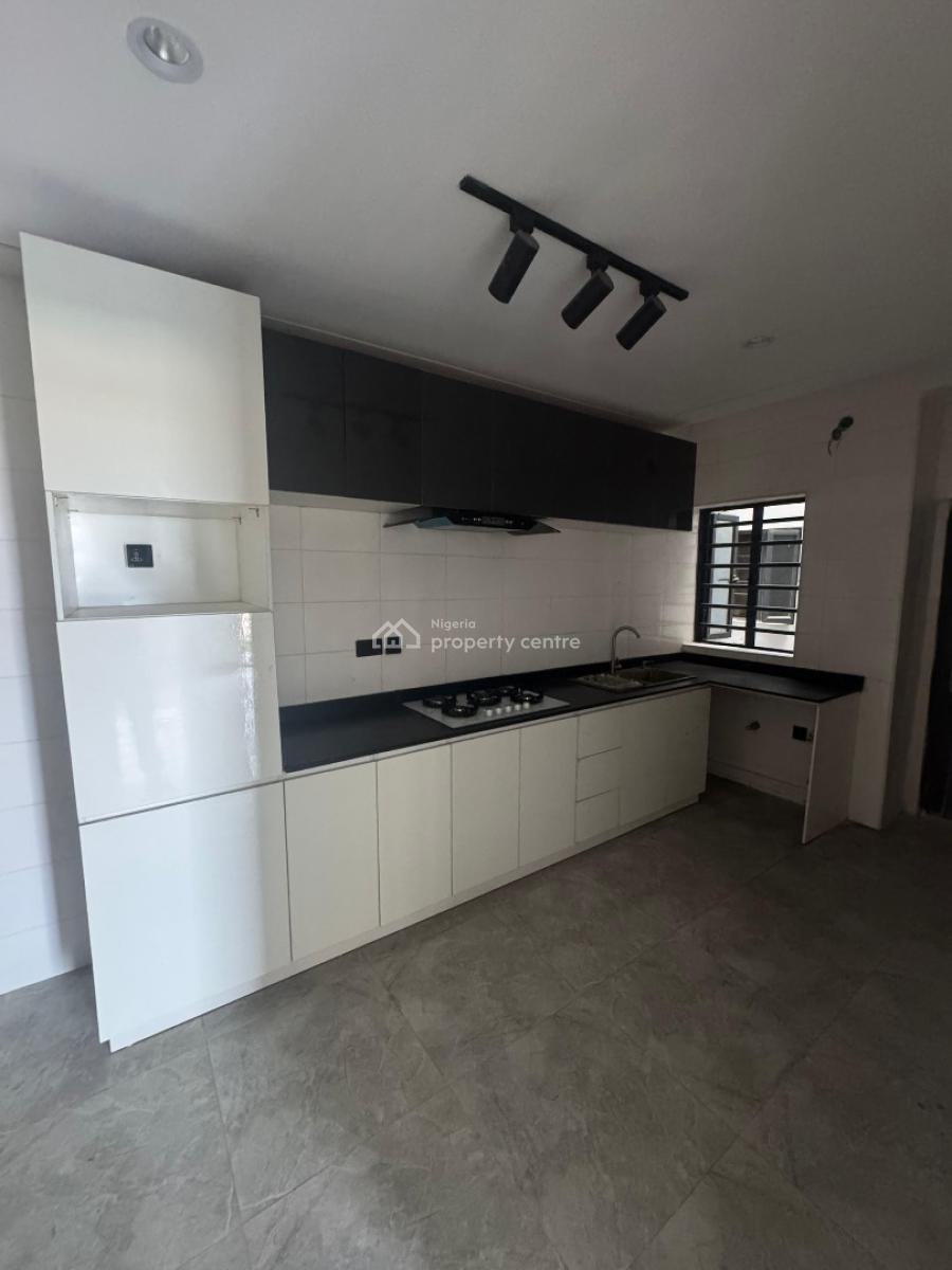 Stunning 2 Bedroom Apartment, Ologolo, Lekki, Lagos, Flat / Apartment for Sale
