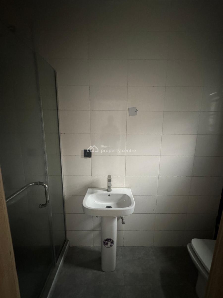 Stunning 2 Bedroom Apartment, Ologolo, Lekki, Lagos, Flat / Apartment for Sale