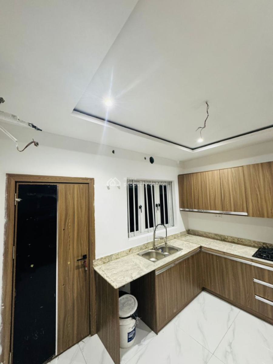 4 Bedroom Terrace House with Fitted Kitchen, Lekki Scheme 1, Lagos. Off Admiralty Way, Lekki Phase 1, Lekki, Lagos, House for Rent