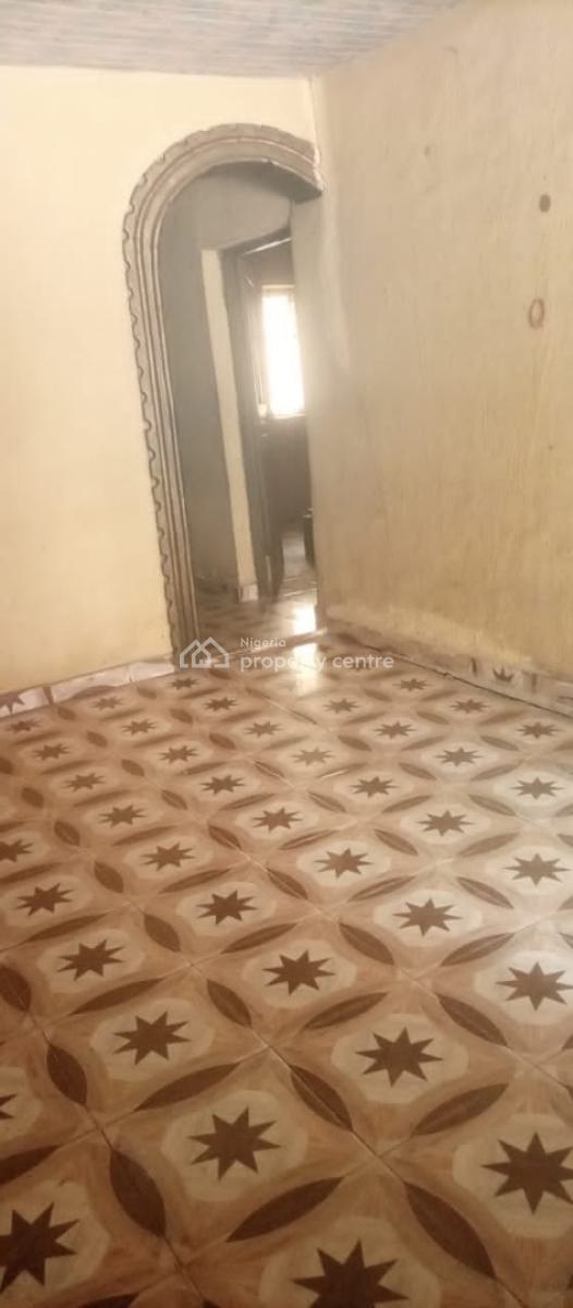 Decent and Newly Renovated Miniflat at Shomolu Bariga, Off Ilaje Road, Shomolu, Lagos, Mini Flat (room and Parlour) for Rent